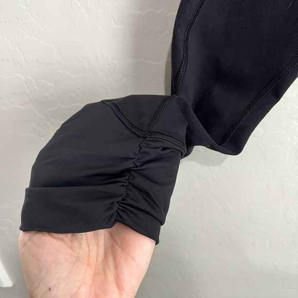 Lululemon Cropped Black Leggings with Ruching Size 4 - Picture 5 of 8